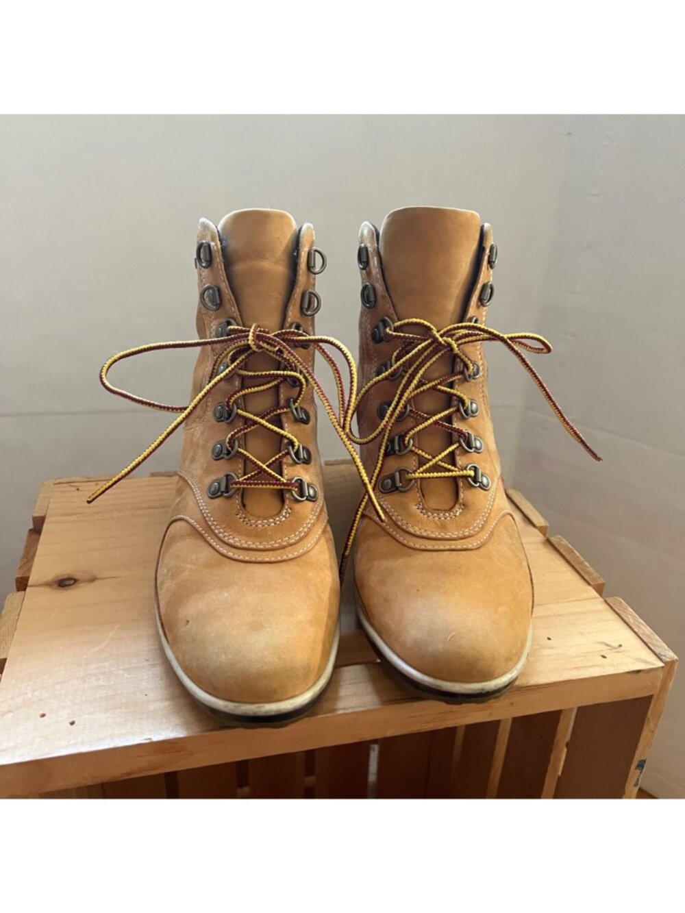 Timberland Size 8.5 M Tan Leather Lace-Up Wedge Heel Ankle Bootie Boots Shoes - Picture 2 of 16